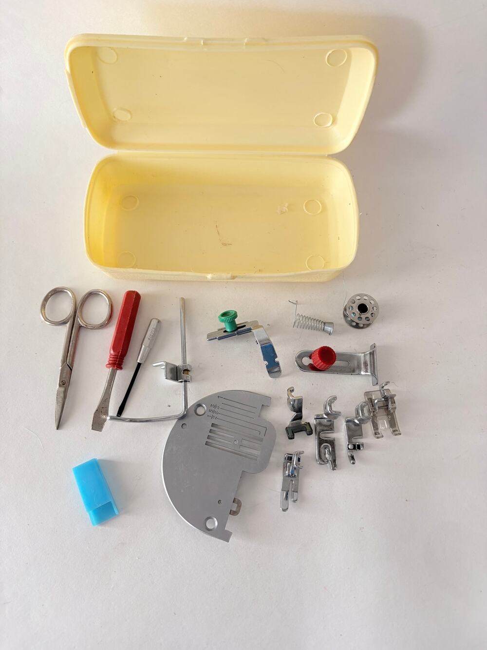 Vintage Sewing Machine Accessories Attachment Set Presser Feet Tools Case